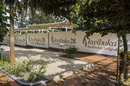 Rwanda, Kigali, quartier de Gisozi, Mémorial du génocide de Kigali, il commémore le génocide des Tutsis en 1994, Kwibuka28 signifiant Souvenir 28 (ans), des fosses communes où reposent plus de 250 000 victimes