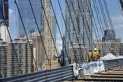 United States, New York City, Manhattan, works on the Brooklyn Bridge