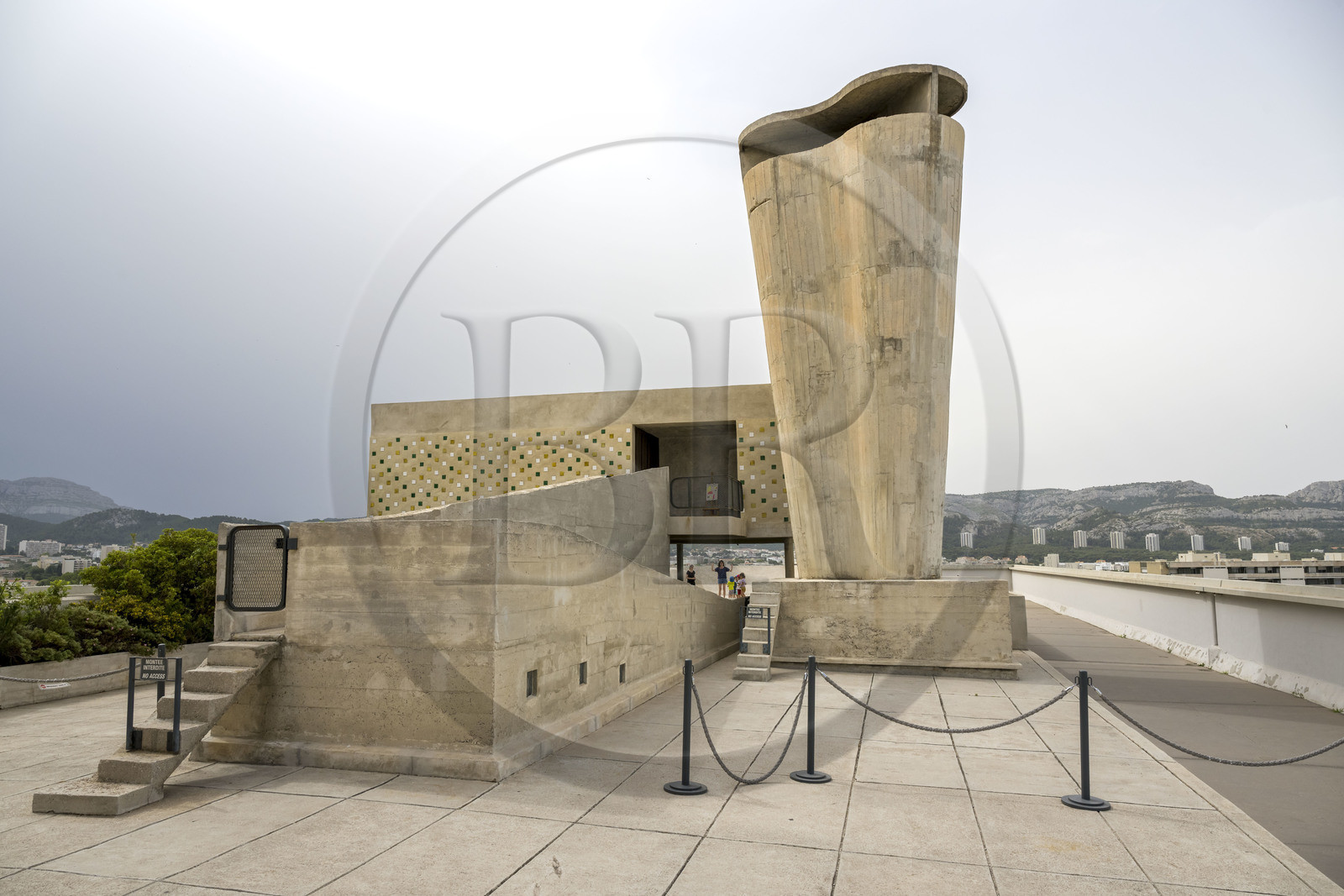 France, Bouches-du-Rhône (13), Marseille, oeuvre architecturale de Le Corbusier, classée Patrimoine Mondial de l'UNESCO, la Cité Radieuse par l'architecte Le Corbusier, toit-terrasse France, Bouches-du-Rhône (13), Marseille, oeuvre architecturale de Le Corbusier, classée Patrimoine Mondial de l'UNESCO, la Cité Radieuse par l'architecte Le Corbusier, toit-terrasse