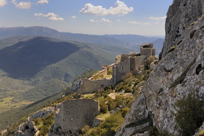France, Aude (11), Pays Cathare, le château de Peyrepertuse du XIIe siecle, donjon de la cour basse