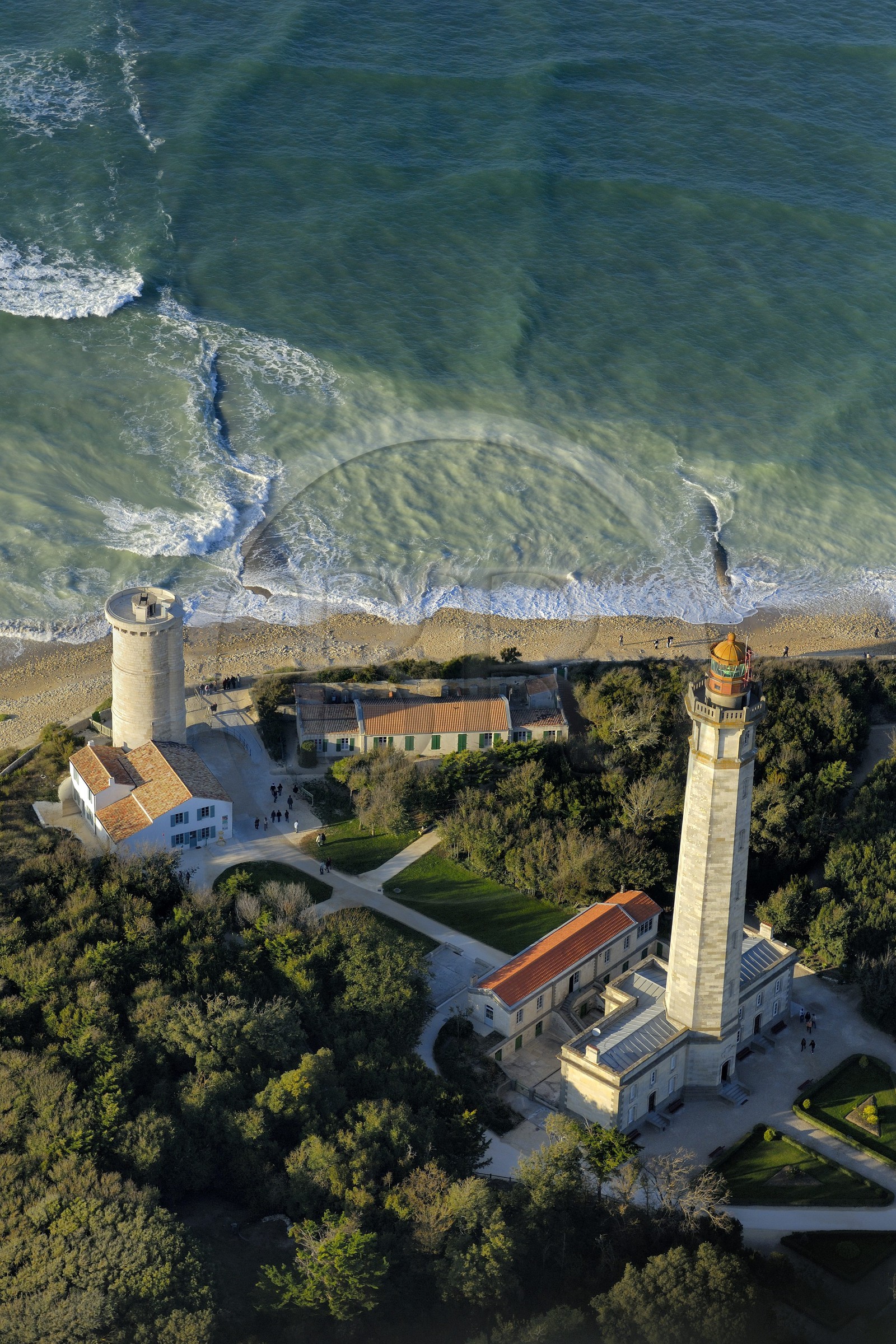 France, Charente-Maritime (17), Ile de Ré, Phare des Baleines (vue aérienne)