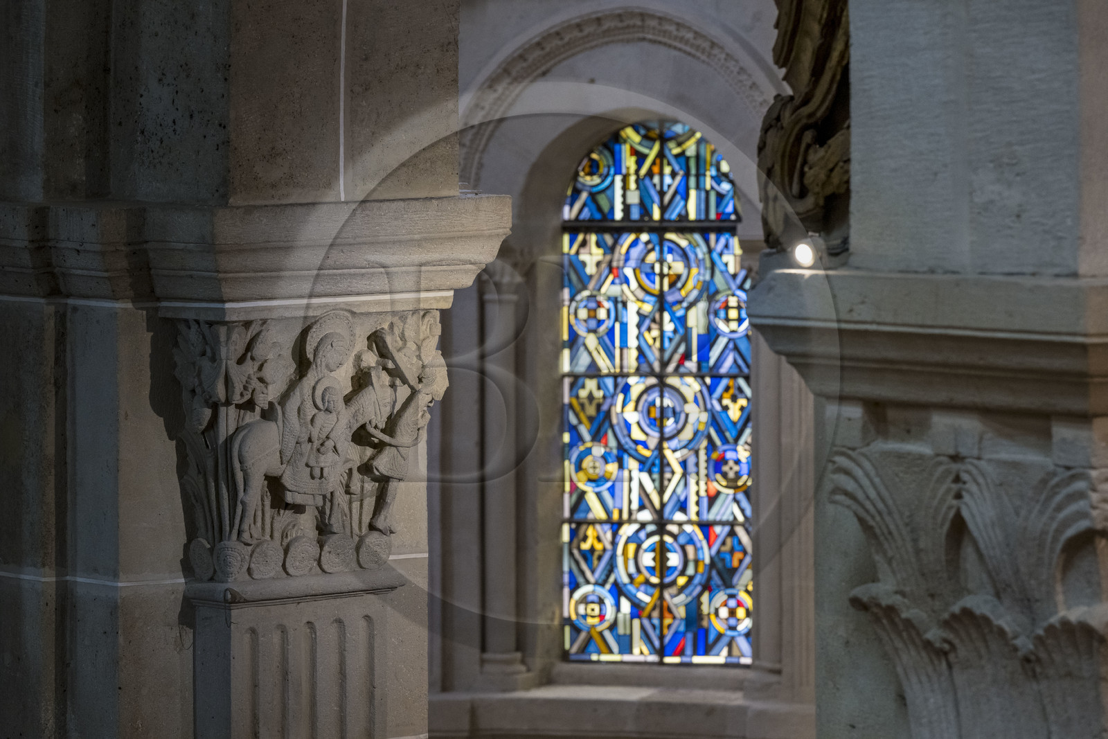 France, Saône-et-Loire (71), Autun, la cathédrale Saint-Lazare, un des chapiteaux historiés ornent les colonnes de la nef centrale, la Fuite en Egypte