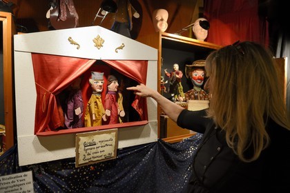 France, Rhone, Lyon, historical site listed as World Heritage by UNESCO, Vieux Lyon (Old Town), Disagn' Cardelli in rue St Jean, the Guignol fantastic Little Museum (Petit Musée fantastique de Guignol)