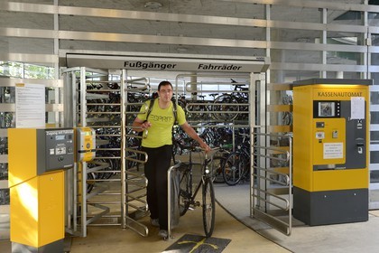 Germany, Baden-Wurttemberg, Freiburg im Breisgau, bicycle parking at Central Station
