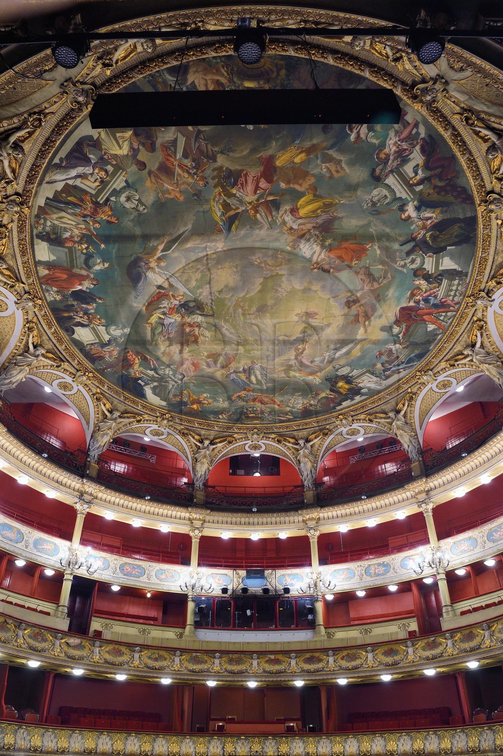 France, Var (83), Toulon, place Victor Hugo, opéra de Toulon, le plafond peint de la grande salle de spectacle