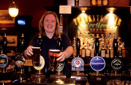 Royaume-Uni, Ecosse, Glasgow, le Tennent's Bar, un pub du quartier de l' Université