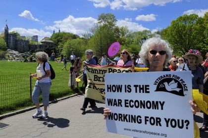 Etats-Unis, New York, Manhattan, Central Park, marche pacifiste et manifestation contre l'engagement militaire américain