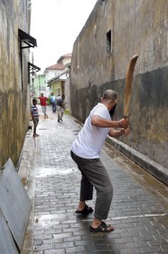 Sri Lanka, Southern Province, Galle Fort, listed as World heritage by UNESCO, cricket game in an alley