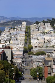 Etats-Unis, Californie, San Francisco, Lombard street à cheval entre le quartier de Russian Hill et de North Beach