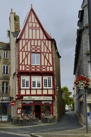 France, Côtes-d'Armor (22), Guingamp, une des maisons à colombage de la Place du Centre