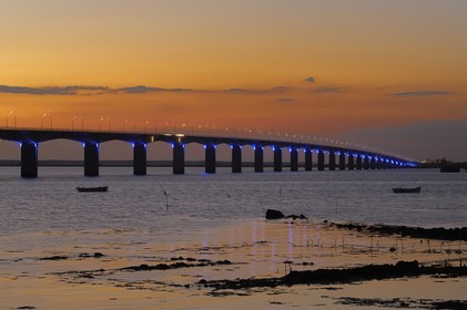 France, Charente-Maritime (17), Ile d'Oléron, le pont viaduc d'Oléron