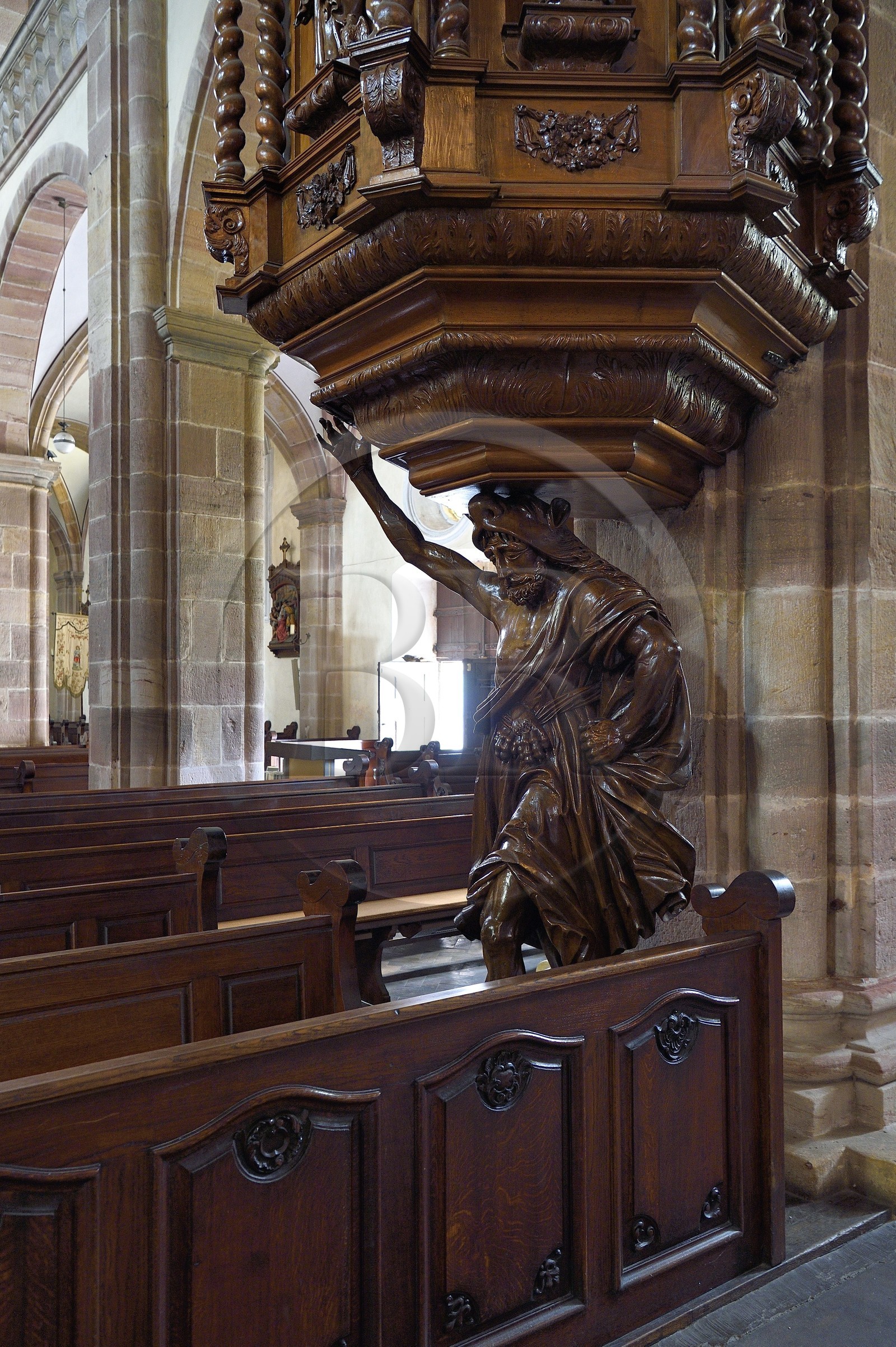 France, Bas-Rhin (67), Route des vins d'Alsace, Andlau, abbaye bénédictine d'Andlau fondée en 880, église abbatiale Saint-Pierre-et-Saint-Paul (XIème-XVIIIème siècles), chaire portée par Sanson