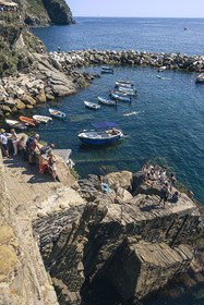 Italie, Ligurie, Cinque Terre, parc national des Cinque Terre classé Patrimoine Mondial de l'UNESCO, village de Riomaggiore, le petit port