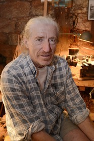France, Corse du Sud, Sartene region, Fozzano, Jeff Nicolier in his pipemaker workshop