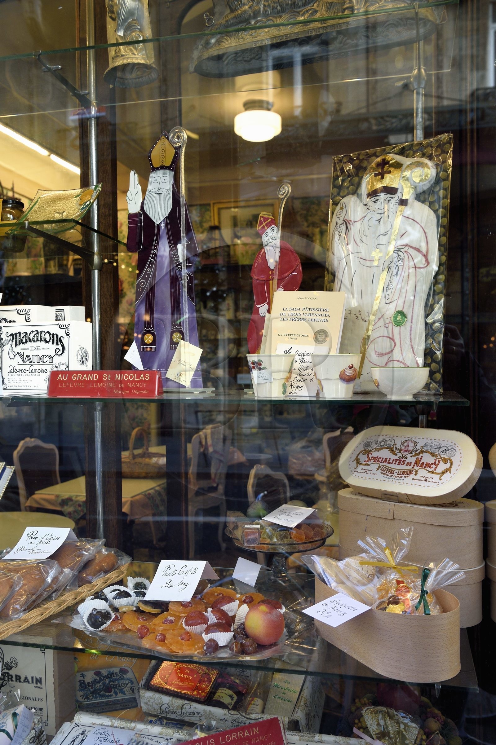 France, Meurthe-et-Moselle (54), Nancy, la vitrine de la maison Lefèvre-Lemoine, biscuiterie-confiserie-chocolaterie