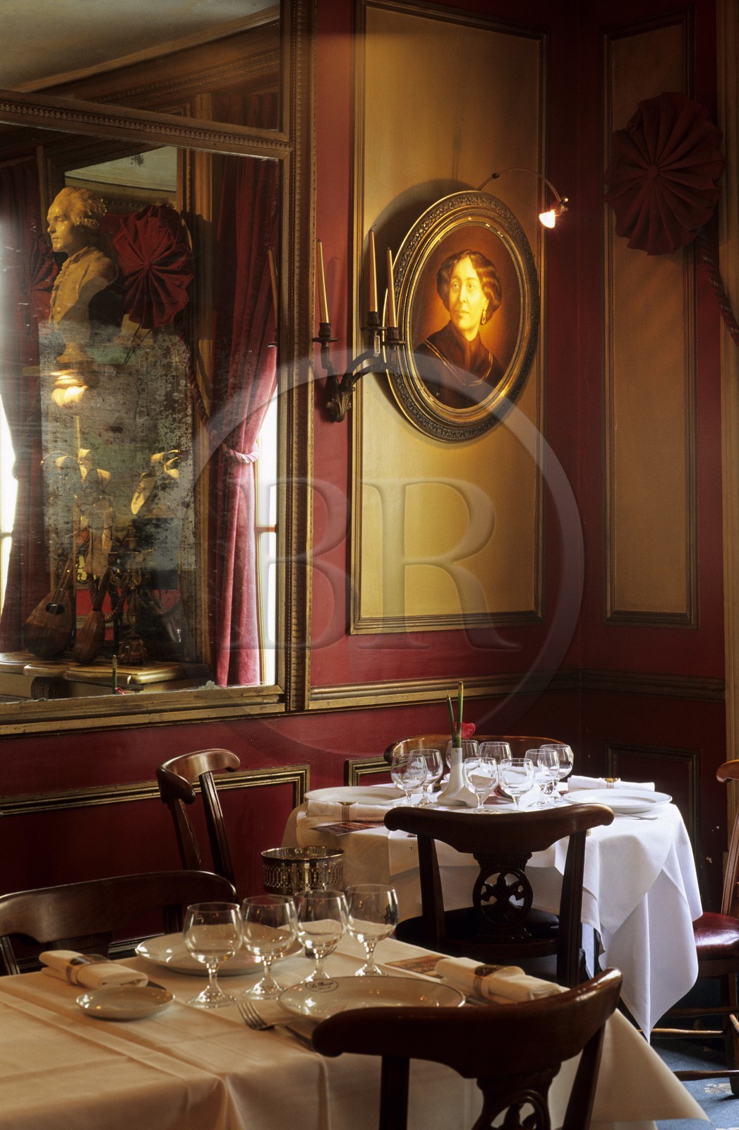 France, Paris (75), cour de l'Ancienne Comédie, restaurant Le Procope, le plus vieux restaurant de Paris ouvert en 1686