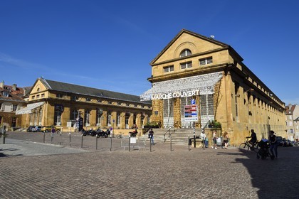 France, Moselle (57), Metz, le marché couvert, halle marchande située aux abords directs de la cathédrale