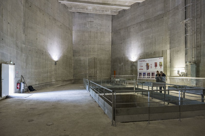 France, Aveyron (12), parc naturel régional des Grands Causses, Millau, le viaduc de Millau des architectes Michel Virlogeux et Norman Foster, intérieur de la pile de pont numéro 2