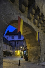 France, Côte d'Or (21), Semur-en-Auxois, la barbacane en avant de la porte Sauvigny