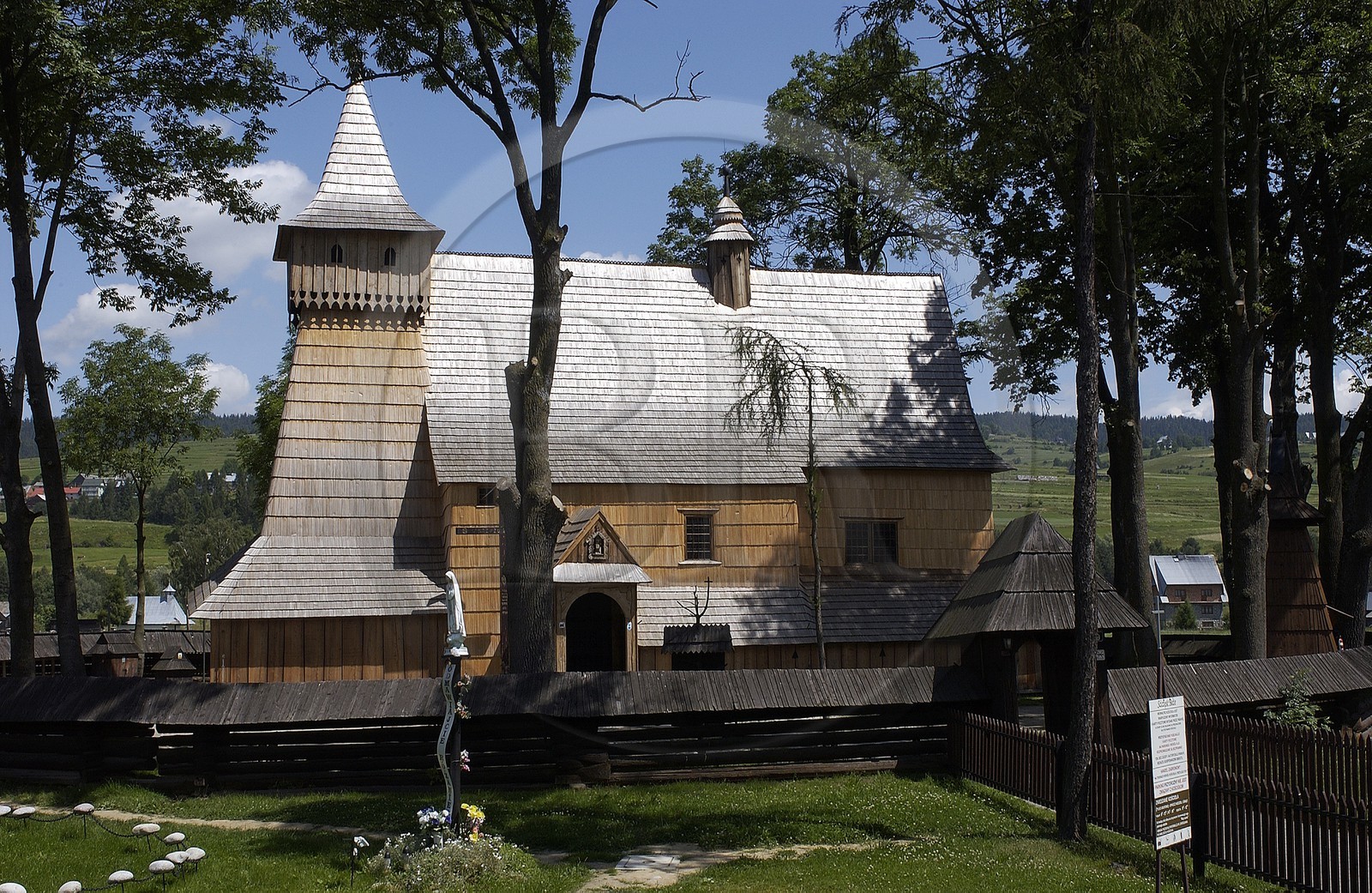 Poland, Lesser Poland, Carpathian Mountains, Saint Nicolas wooden church (15th century) in the village of Debno (Unesco World Heritage Site)