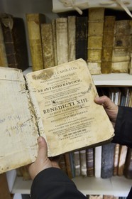 Croatia, Dalmatia, Dalmatian Coast, Island of Pasman, Kraj, the Franciscan monastery Sv U kraju Dujam - Sv.Duje (fourteenth century), library of over 2000 books dedicated to St. Francis of Assisi