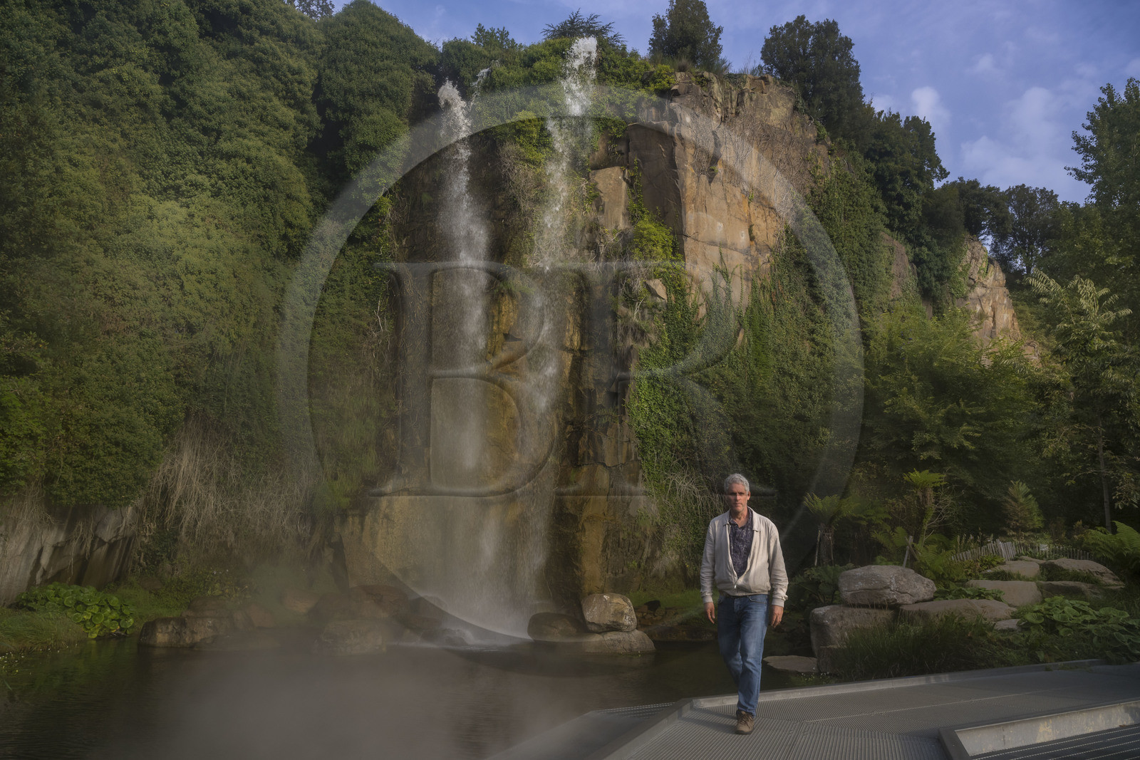 France, Loire-Atlantique (44), Nantes, quartier de Chantenay, le Jardin Extraordinaire, parc public situé dans l'ancienne Carrière de Miséry avec sa cascade artificielle de 25 m de haut, Romaric Perrocheau chef des Espaces Verts de Nantes