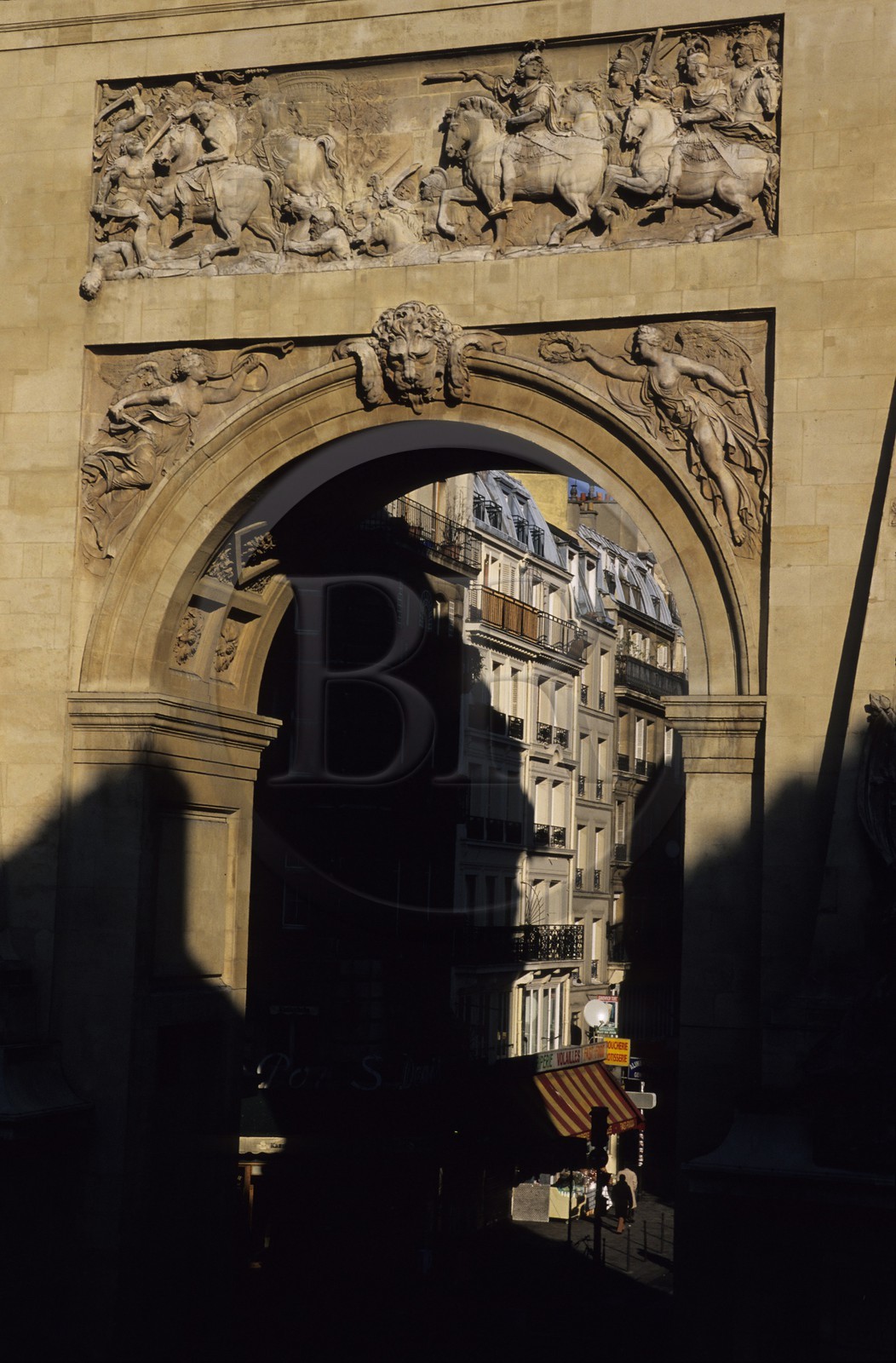 France, Paris (75), la porte Saint-Denis, commanditée par Louis XIV, boulevard Bonne nouvelle