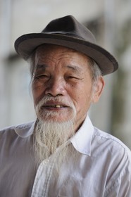 Vietnam, Hanoï, portrait d'un vieil homme avec une barbe semblable à celle d'Ho Chi Minh