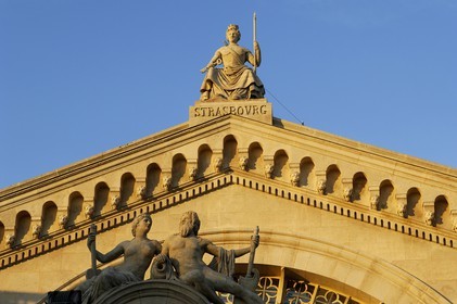 France, Paris (75), fronton de la gare de l'Est