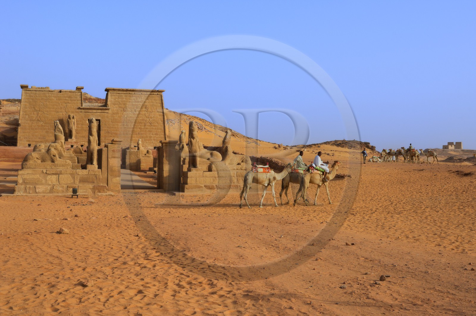 Egypte, Haute Egypte, Lac Nasser, désert de Nubie, temple de Ouadi es-Seboua ou vallée des lions