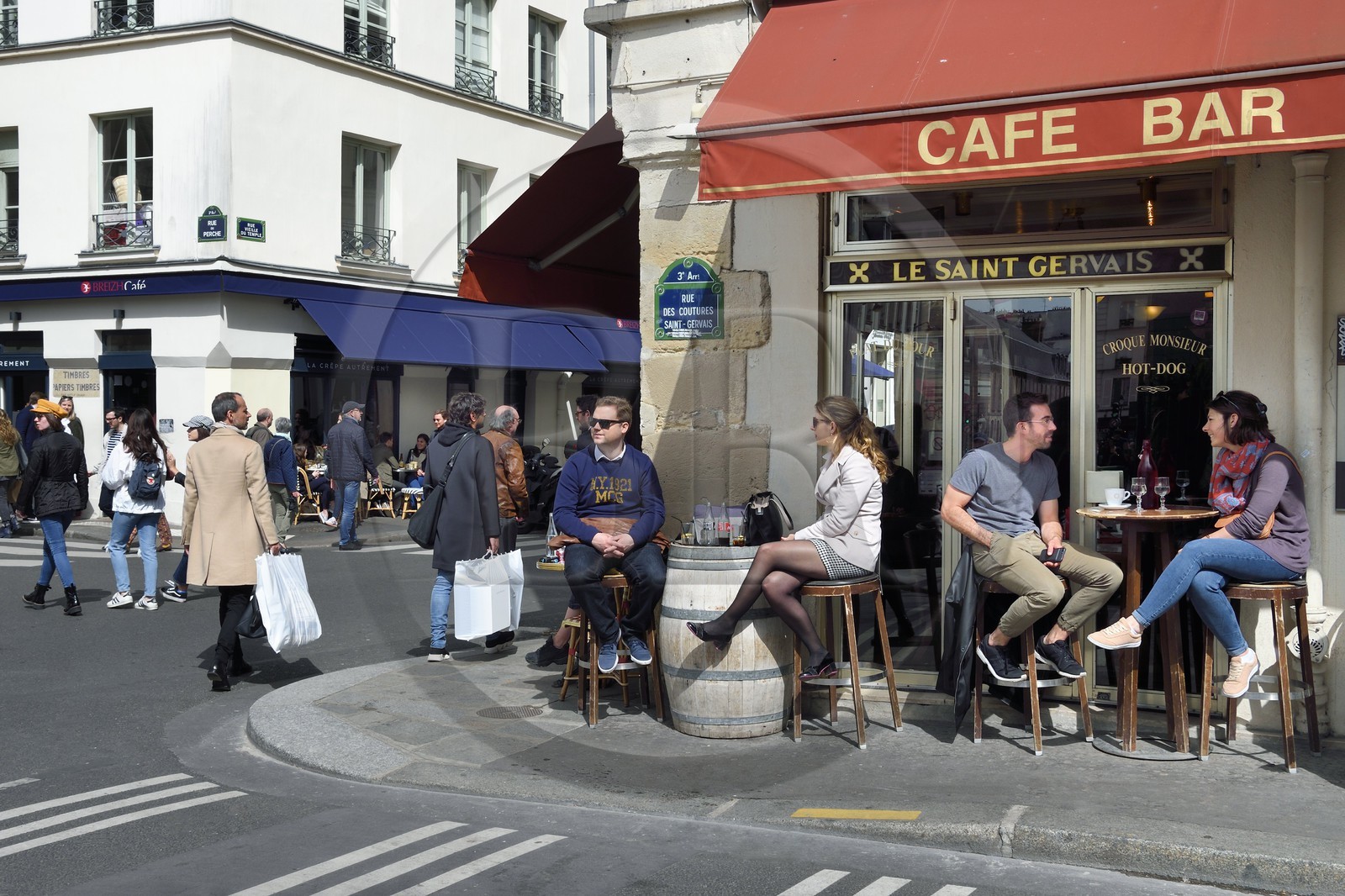 France, Paris (75), terrasse du Café bar restaurant le Saint-Gervais rue vieille du temple France, Paris (75), terrasse du Café bar restaurant le Saint-Gervais rue vieille du temple