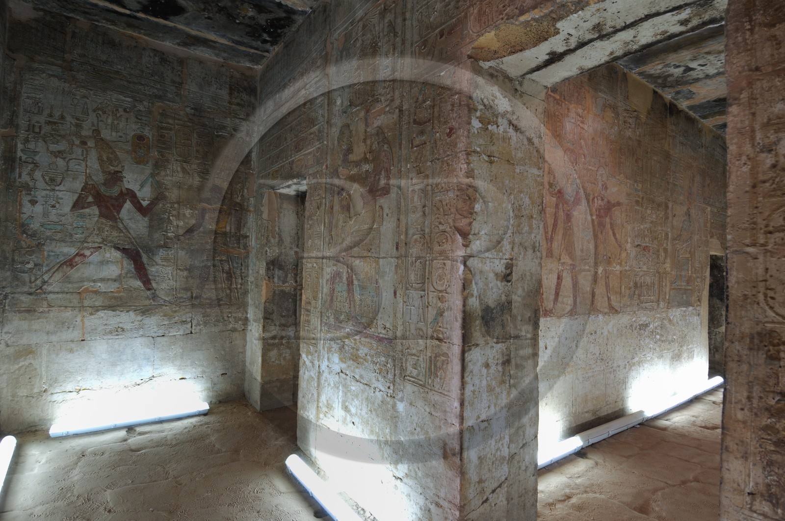 Egypte, Haute Egypte, Nubie, Lac Nasser, site d'Amada, temple d'Amon, le pharaon Thoutmosis III à droite