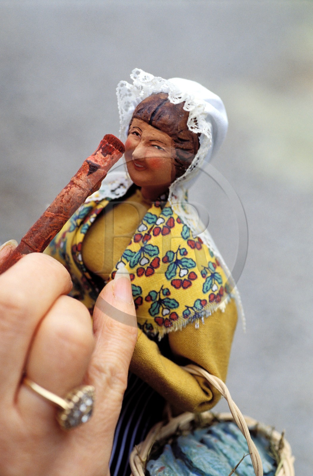 France, Bouches-du-Rhône (13), Les Baux-de-Provence, labellisé Les Plus Beaux Villages de France, santons d' art, Jacqueline Peyron-Campagna