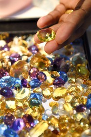 Sri Lanka, Sabaragamuwa Province, Ratnapura, Jem Bank, semi-precious stones (Sapphire, Ruby, Aquamarine, topaz, Amethyst, Garnet ...)