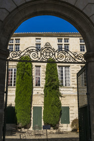 France, Bouches du Rhone, Tarascon, Souleiado boutique and museum