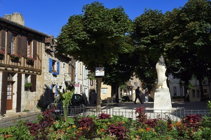 France, Dordogne, purple Perigord, Bergerac, place de la Myrpe, Cyrano de Bergerac statue