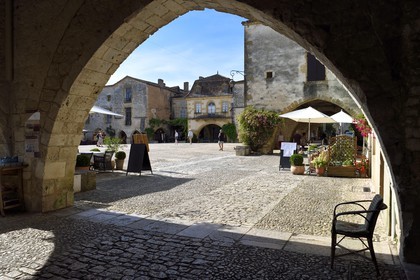 France, Dordogne, Perigord Pourpre, Monpazier, labelled Les Plus Beaux Villages de France (The Most Beautiful Villages in France), under the arcades of the place des Cornieres in the heart of the village