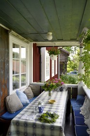 Sweden, Dalarna County, Leksand area, yard of a traditional house in the tiny hamlet of Sunnanäng
