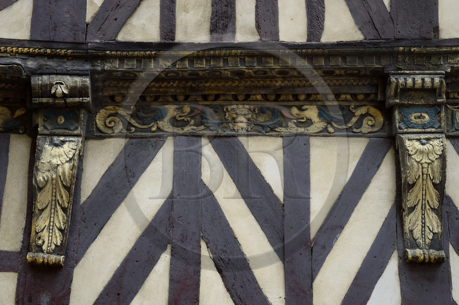 France, Ille-et-Vilaine (35), Rennes, détail d'une maison à pans de bois rue du Chapitre