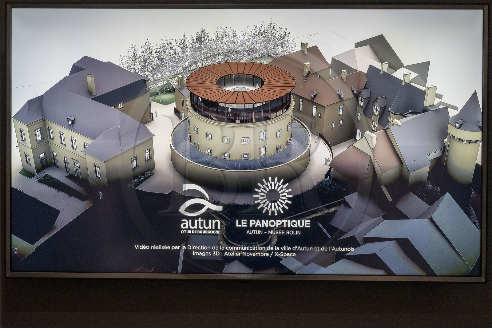 France, Saône-et-Loire (71), Autun, projet du musée Rolin pour 2028, le musée Rolin actuel à droite sera étendu aux deux bâtiments voisins qui bordent la place Saint-Louis: la prison circulaire du XIXe siècle et l’ancien Palais de Justice à gauche