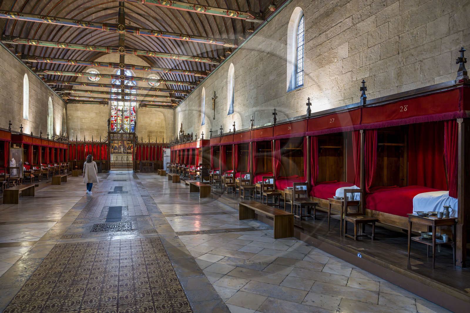 France, Côte-d'Or (21), Beaune, zone classée Patrimoine Mondial de l'UNESCO, Hospices de Beaune, l'Hôtel-Dieu, la Grande salle des Pôvres et ses lits à rideaux