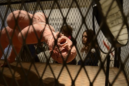 Espagne, Andalousie, Malaga, quartier Soho, le centre d’art contemporain (CAC Malaga), Arched Figure (1999) de l'artiste Louise Bourgeois