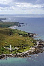Royaume-Uni, Ecosse, Hébrides intérieures, Ile de Islay, phare de Rhuvaal à une des entrées du Sound of Islay sur la côte Nord (vue aérienne)
