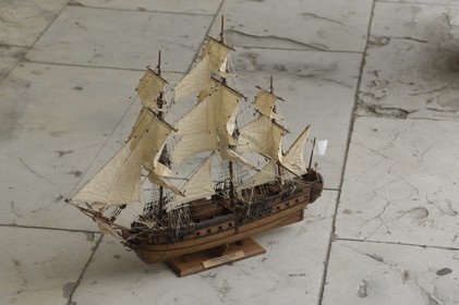 France, Charente-Maritime (17), Rochefort, le quartier de l'Arsenal, maquette de l'Hermione