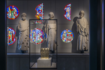 France, Paris (75), Musée de Cluny - Musée national du Moyen-Age, vitraux et statues provenant de la Sainte-Chapelle de Paris
