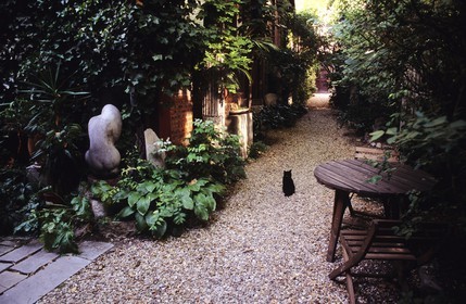 France, Paris (75), cité des Fusains, rue Tourlaque, résidences d'artistes