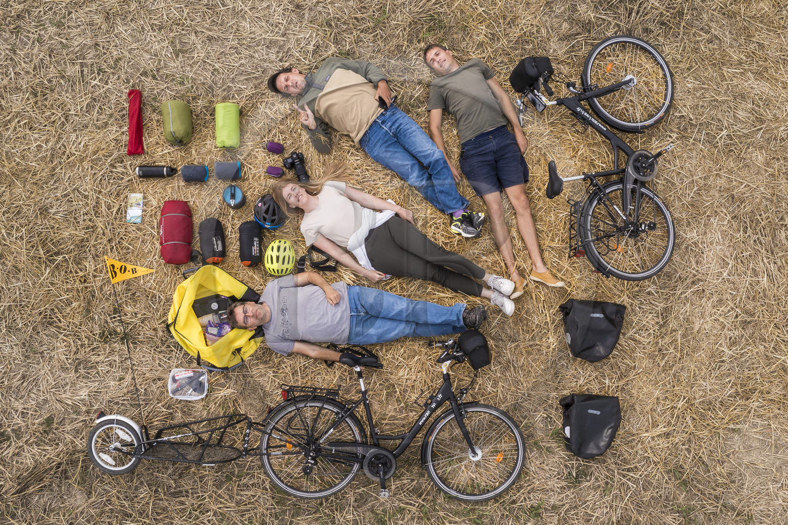 France, Maine-et-Loire (49), vallée de la Loire classée au Patrimoine Mondial par l'UNESCO, Saumur vers Saint-Hilaire, randonnée à bicyclette, matériel de camping fourni par Nomade Aventure (vue aérienne)
