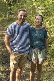 France, Var (83), Provence Verte, Bras, vers Saint-Maximin-la-Sainte-Baume, la maison d'hotes Le Peyrourier - une campagne en Provence, Martina Fussler et son fils Fabrice