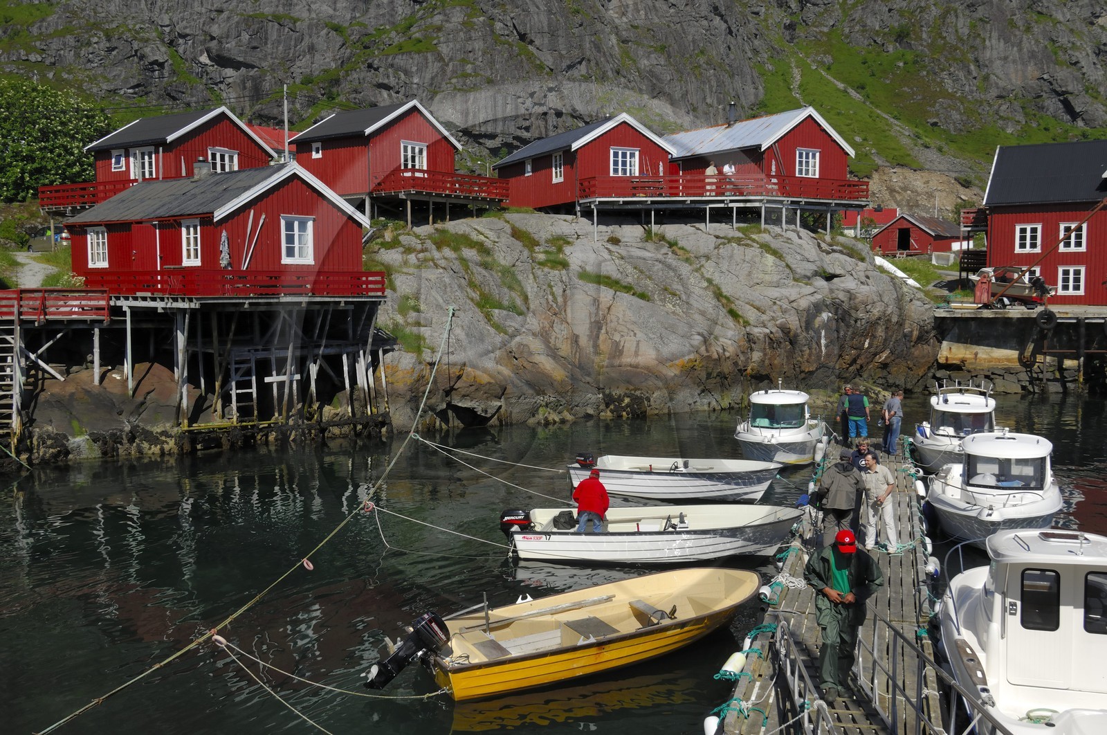 Norvège, Nordland, Iles Lofoten, Ile de Moskenes, maisons de pêcheurs (Rorbuer) au village de A (Å)