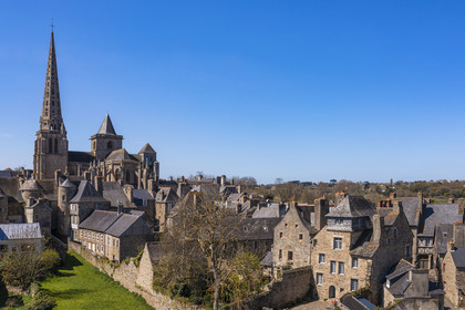 France, Côtes-d'Armor, Tréguier, Saint Tugdual Cathedral and on the right the granite rear of the birthplace of the writer Ernest Renan, now the Ernest-Renan museum (aerial view)